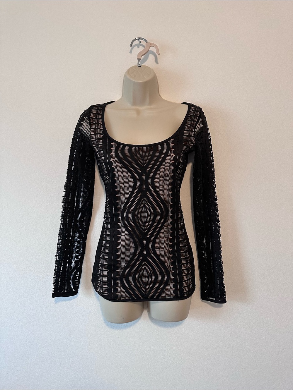 BCBGMaxAzria Black Sheer Long-Sleeve Patterned Knit Top